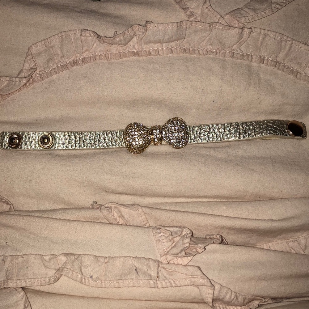 🚫SOLD🚫 Rhinestone Bow Bracelet - Picture 3 of 3